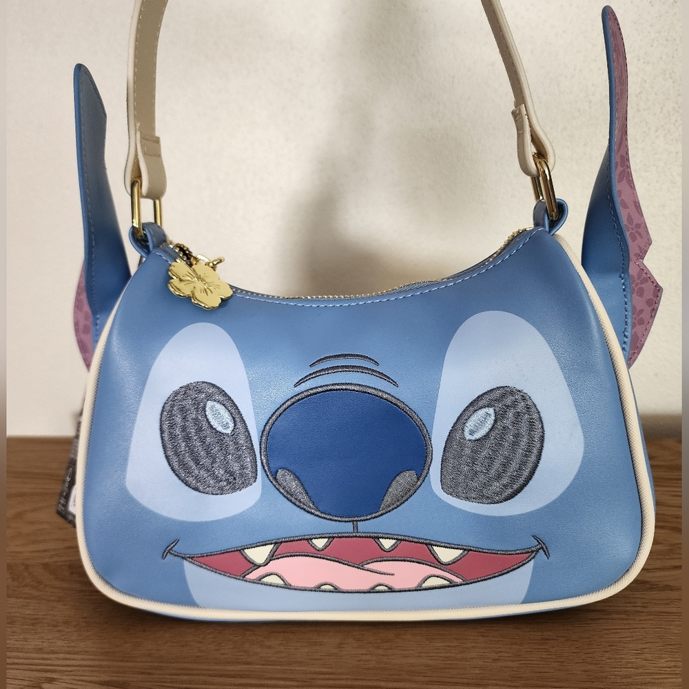 NWT Disney Loungefly Stitch 3D Convertible Crossbody Or Shoulder Bag - Picture 2 of 8